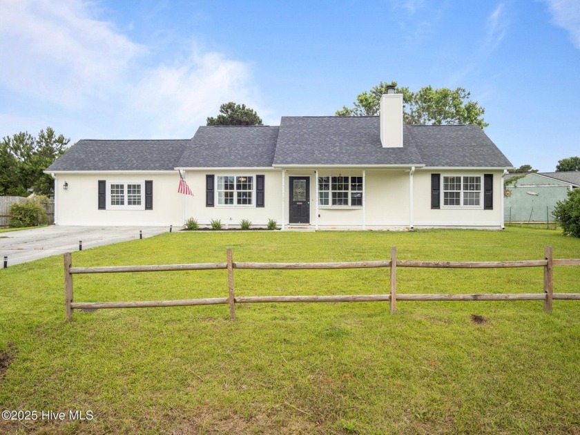 Take a look at 329 Buckhead Rd in Hubert NC!  Just 15 minutes - Beach Home for sale in Hubert, North Carolina on Beachhouse.com