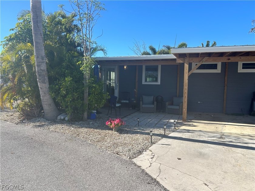 Welcome to Dewberry Lane. Nicely redone 2/2 modular home (not a - Beach Home for sale in St. James City, Florida on Beachhouse.com
