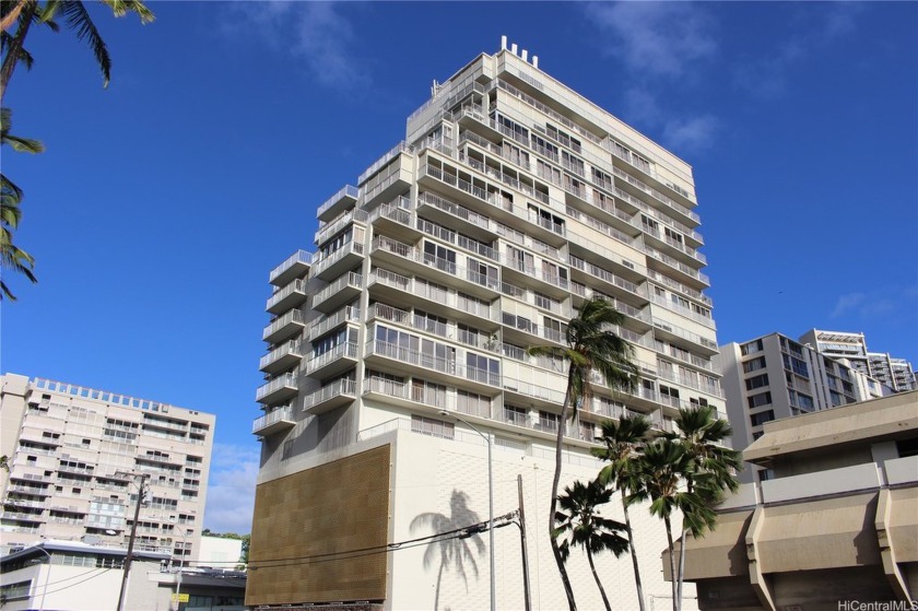 Fantastic location across from the Ala Moana Hotel and the Aa - Beach Condo for sale in Honolulu, Hawaii on Beachhouse.com
