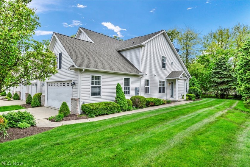772 Wildberry Circle offers an exceptional opportunity to enjoy - Beach Townhome/Townhouse for sale in Avon Lake, Ohio on Beachhouse.com