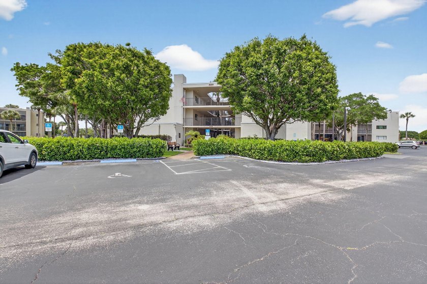 Welcome to effortless South Florida living in the highly - Beach Condo for sale in Delray Beach, Florida on Beachhouse.com