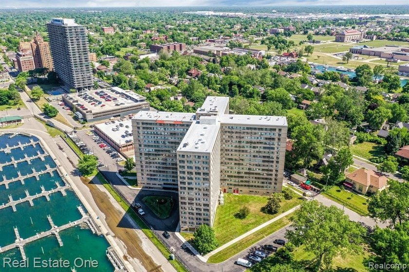 Stop, you have found your new home. Beautiful one-bedroom - Beach Home for sale in Detroit, Michigan on Beachhouse.com