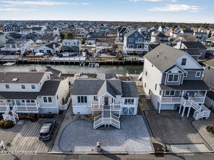 Waterfront beauty located in the sought after Green Island - Beach Home for sale in Toms River, New Jersey on Beachhouse.com