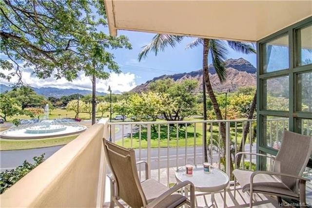 AVAILABLE TO SHOW DEC 25 and 26 by appointment. Diamond Head - Beach Condo for sale in Honolulu, Hawaii on Beachhouse.com