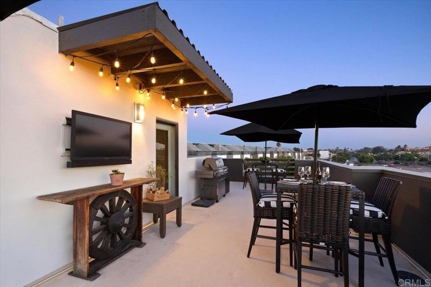 Live the Luxury Coastal Lifestyle in the Heart of Carlsbad - Beach Condo for sale in Carlsbad, California on Beachhouse.com