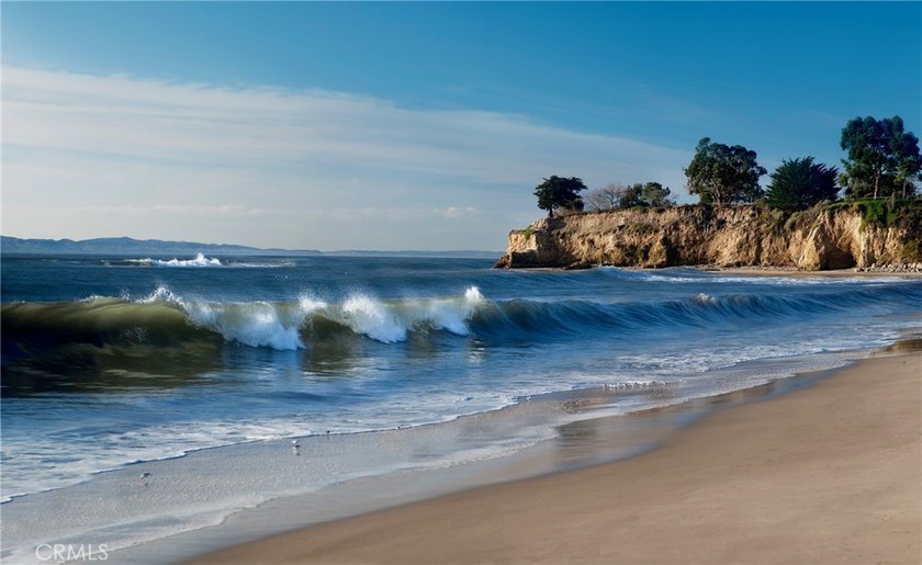 DEAL ALERT! - Just a 3-minute walk to Leadbetter Beach and - Beach Home for sale in Santa Barbara, California on Beachhouse.com