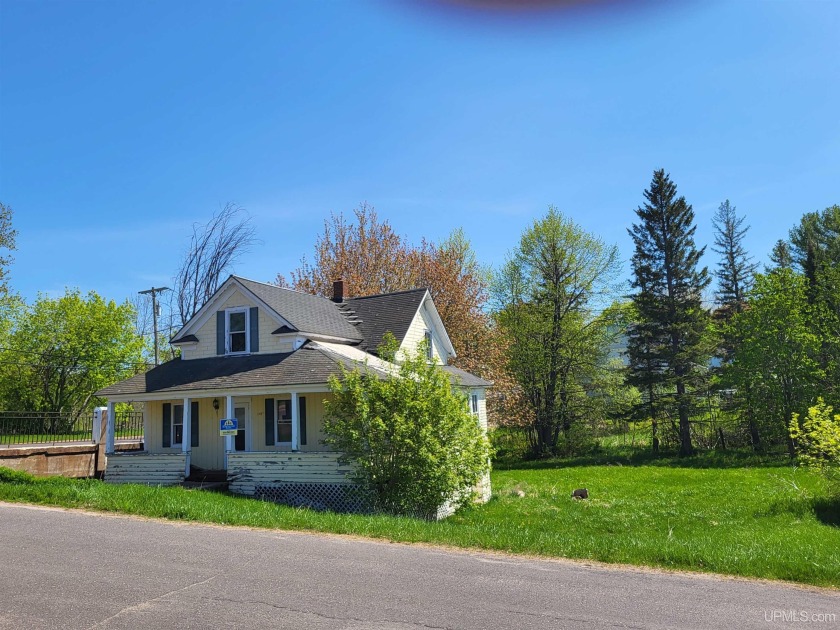 Take a look at this fixer upper in a GREAT LOCATION!  This two - Beach Home for sale in Ontonagon, Michigan on Beachhouse.com