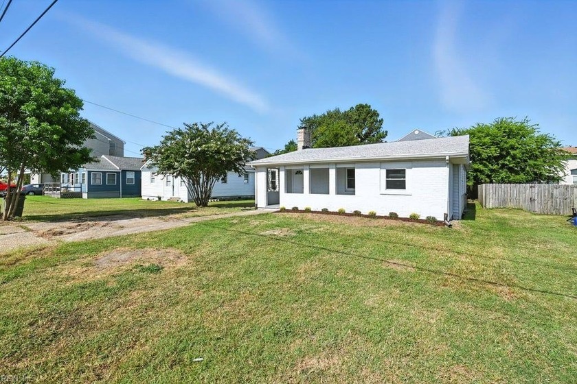 GORGEOUS BEACH BUNGALOW in Grandview Island Offers Endless - Beach Home for sale in Hampton, Virginia on Beachhouse.com