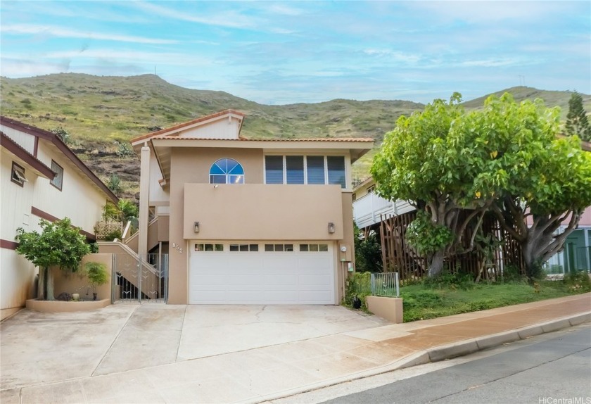 Fall in Love with Kalama Valley Living! Nestled in a quiet - Beach Home for sale in Honolulu, Hawaii on Beachhouse.com