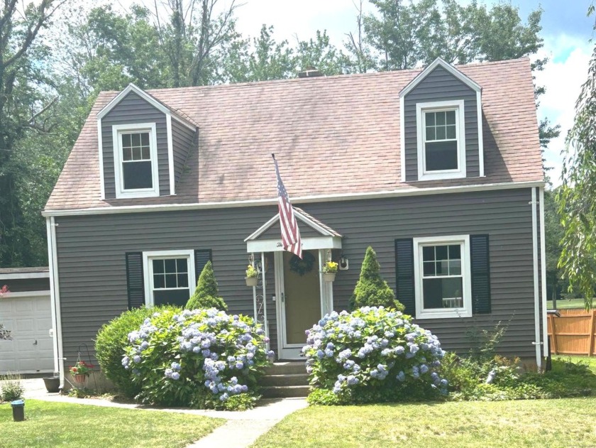 A RARE OPPORTUNITYE VISIT THIS LOVELY 5 ROOM , TWO BEDROOM CAPE - Beach Home for sale in Orange, Connecticut on Beachhouse.com