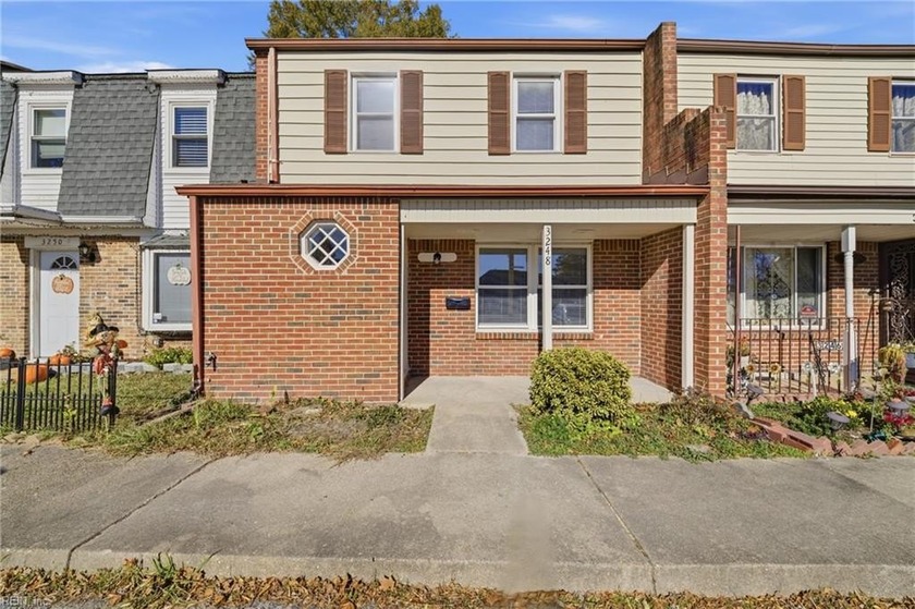 Newly updated Virginia Beach Townhome in excellent location - Beach Townhome/Townhouse for sale in Virginia Beach, Virginia on Beachhouse.com