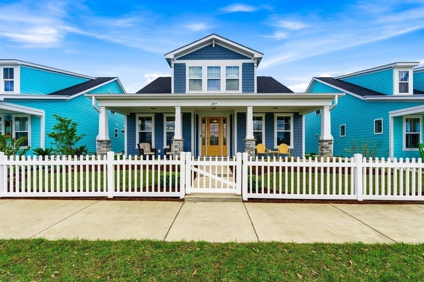 Beautiful home on a premium lot offering stunning lake views - Beach Home for sale in Little River, South Carolina on Beachhouse.com