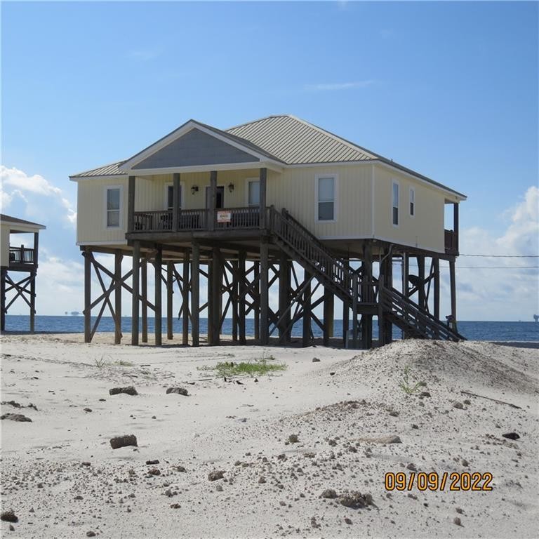 Great Gulf front beach house - covered beach deck - open floor - Beach Home for sale in Dauphin Island, Alabama on Beachhouse.com