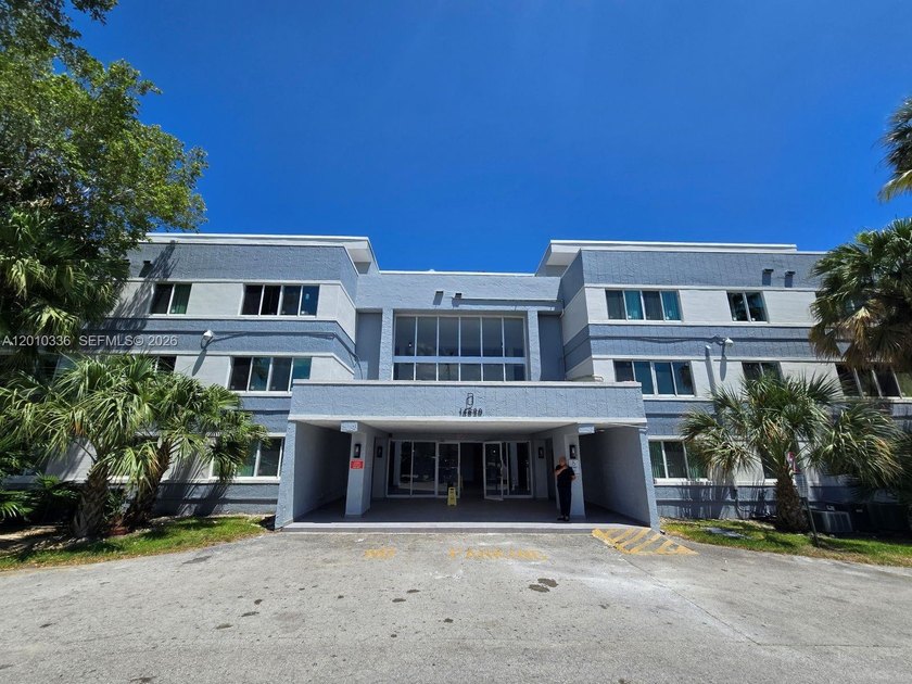 Step into this well-maintained residence offering a perfect - Beach Condo for sale in Homestead, Florida on Beachhouse.com