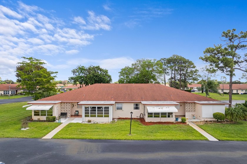 ABSOLUTELY GORGEOUS VILLA | PRESTIGIOUS 55+ COMMUNITY, HIGH - Beach Home for sale in Delray Beach, Florida on Beachhouse.com