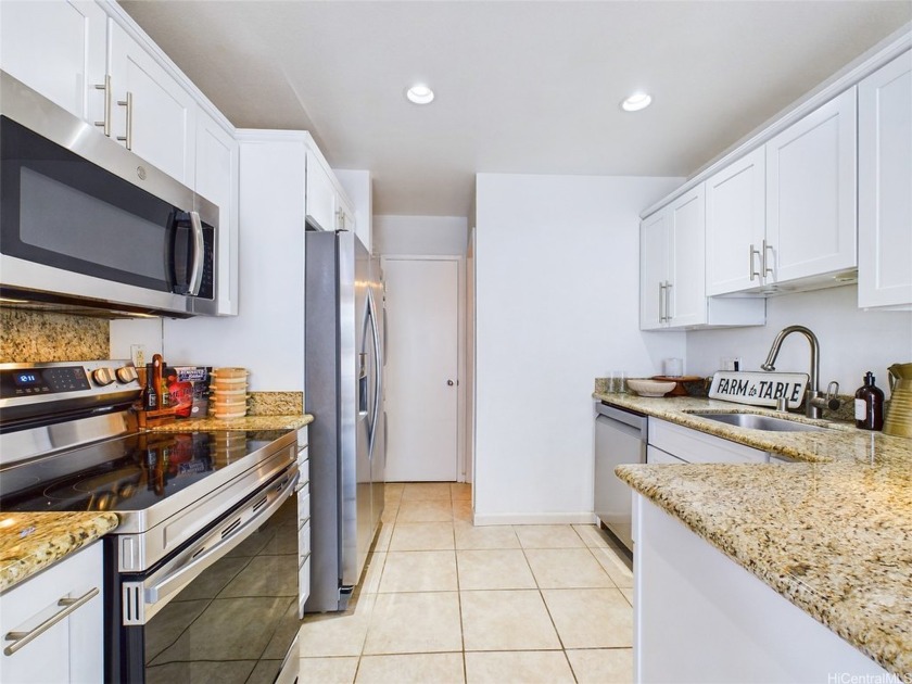 NO SHOWINGS UNTIL AFTER 4/30. You've hit the jackpot! Nestled in - Beach Condo for sale in Honolulu, Hawaii on Beachhouse.com