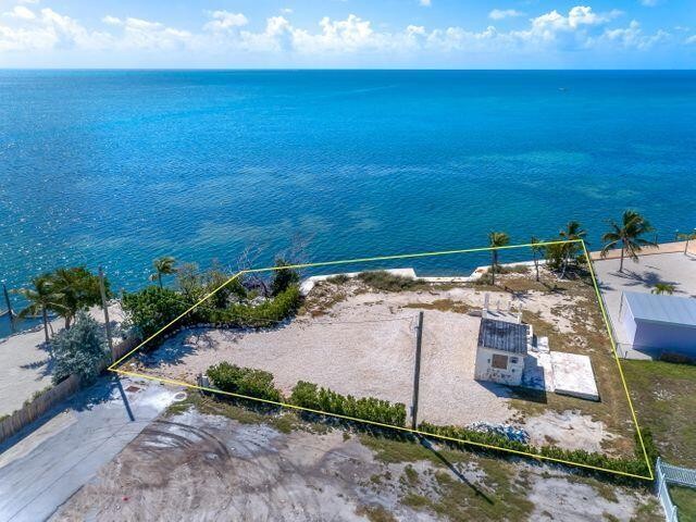 Direct Oceanfront lot with 120 feet of concrete seawall. Total - Beach Lot for sale in Marathon, Florida on Beachhouse.com