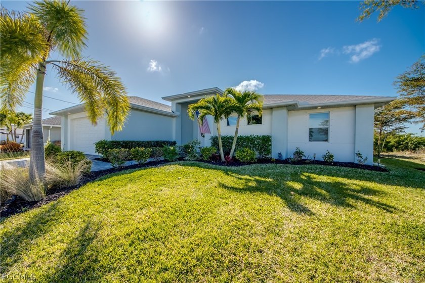 This 4 Bedroom, 3 Bath, 2 Car Garage home comes with all the - Beach Home for sale in Cape Coral, Florida on Beachhouse.com