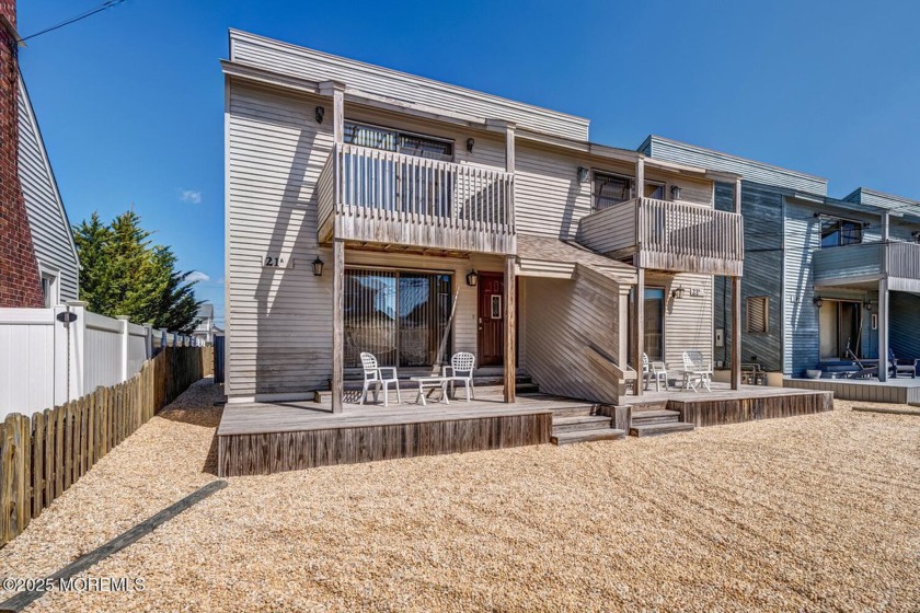 Featured listing located in desirable Lavallette. Welcome to - Beach Condo for sale in Lavallette, New Jersey on Beachhouse.com