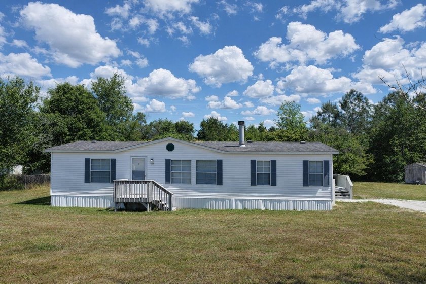 This three bedroom, two full bathroom manufactured home offers - Beach Home for sale in Longs, South Carolina on Beachhouse.com