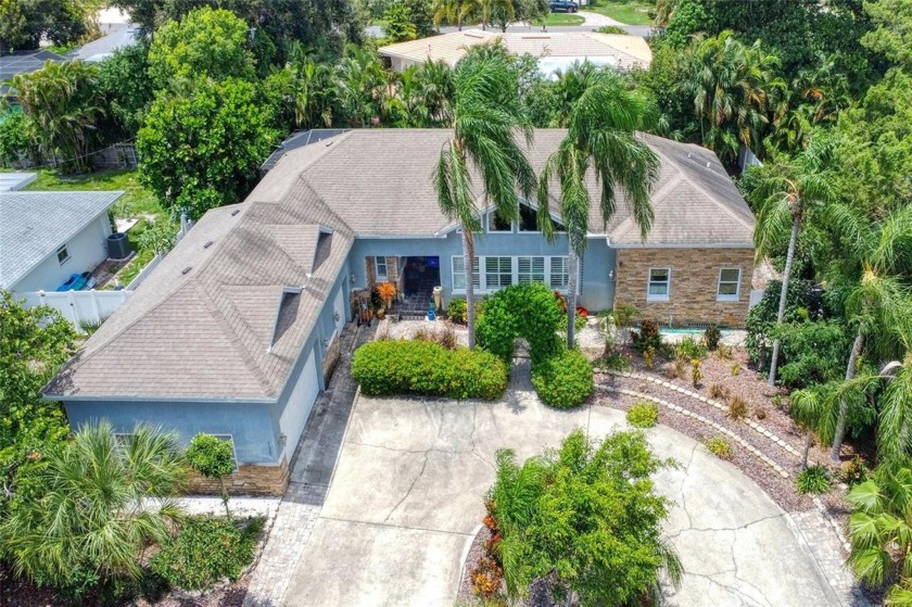 ***HIGH AND DRY, NO FLOOD ZONE, MINUTES TO BELLEAIR - Beach Home for sale in Largo, Florida on Beachhouse.com