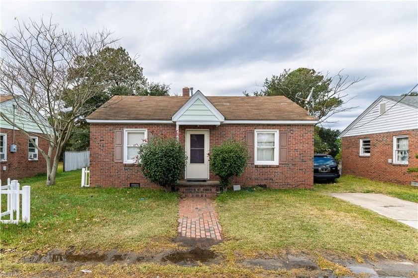 Traditional 2-bed, 1-bath brick home just two blocks from the - Beach Home for sale in Norfolk, Virginia on Beachhouse.com