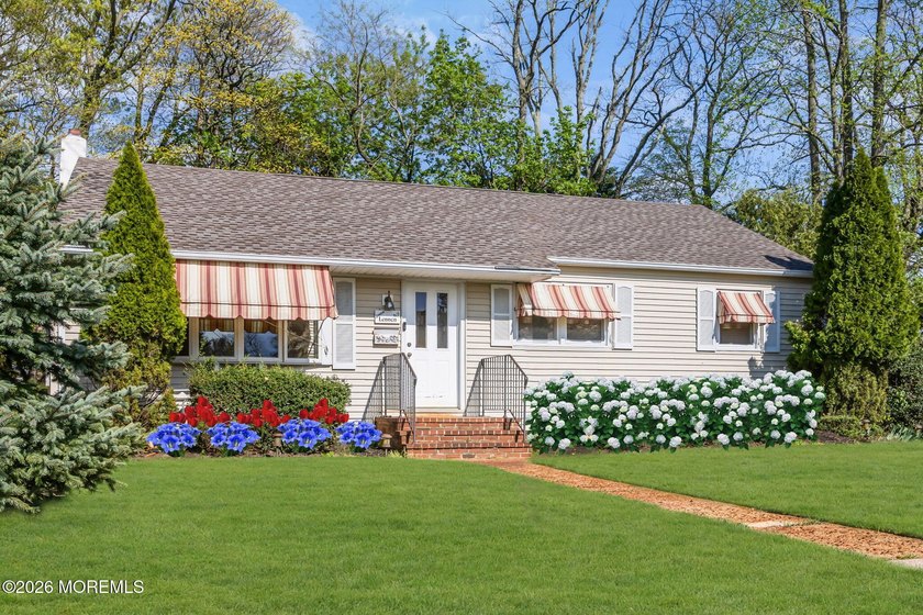 This charming ranch features three bedrooms, two full baths - Beach Home for sale in Spring Lake, New Jersey on Beachhouse.com
