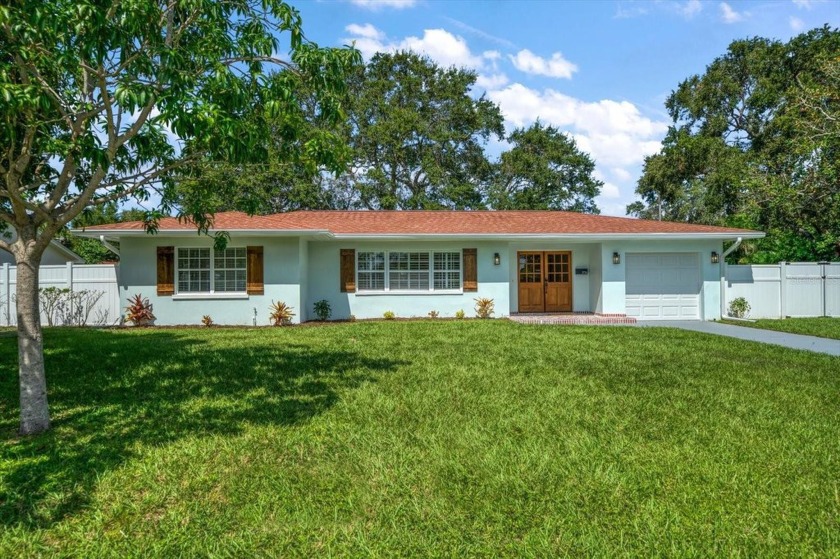 One or more photo(s) has been virtually staged. Discover refined - Beach Home for sale in Belleair Beach, Florida on Beachhouse.com