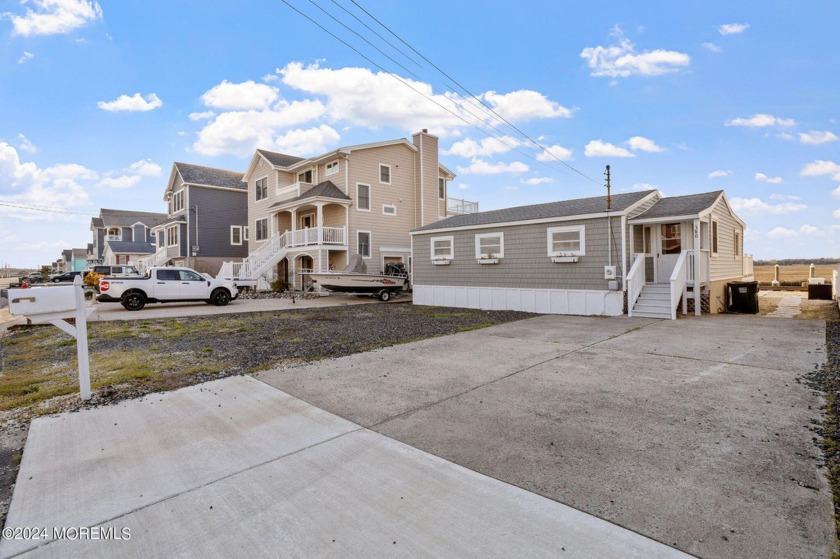 WOW..... This is the one you have been waiting for!! Views - Beach Home for sale in Tuckerton, New Jersey on Beachhouse.com