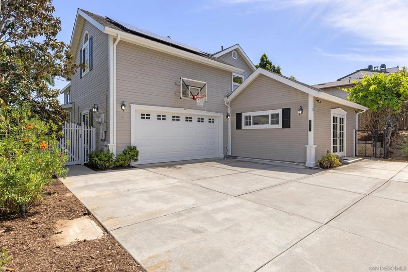 In Olde Carlsbad, where coastal ease meets established character - Beach Home for sale in Carlsbad, California on Beachhouse.com