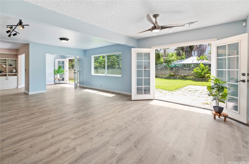 Stunning single-family home with ocean frontage and a spacious - Beach Home for sale in Kaneohe, Hawaii on Beachhouse.com