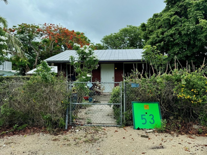 Diamond in the rough!   This home is ready for your remodelng - Beach Home for sale in Key Largo, Florida on Beachhouse.com