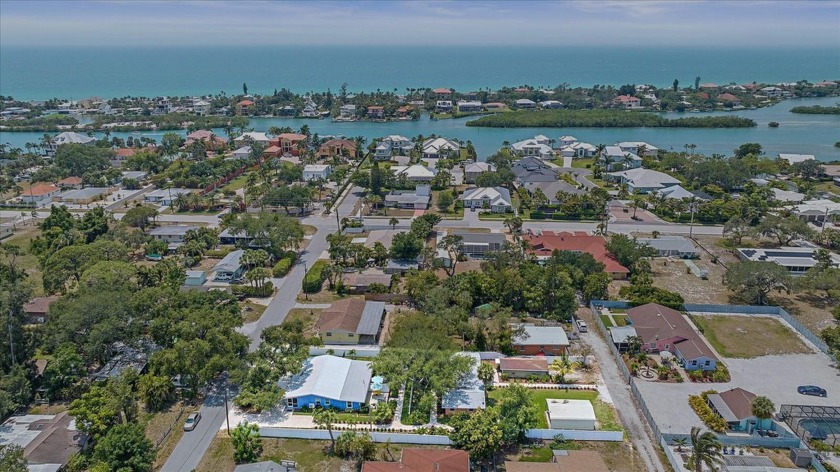 This is a package deal. Investors! Here is your opportunity to - Beach Townhome/Townhouse for sale in Nokomis, Florida on Beachhouse.com