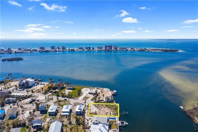 RARE OPPORTUNITY to own this Bayfront property! Offering direct - Beach Lot for sale in Fort Myers Beach, Florida on Beachhouse.com