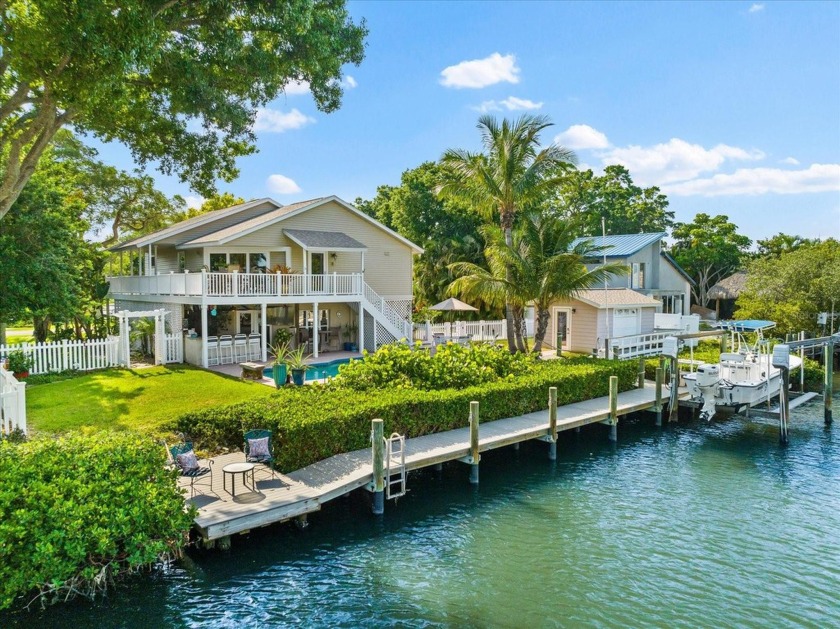 Multiple Offers Received** Relax and enjoy the carefree days of - Beach Home for sale in Palmetto, Florida on Beachhouse.com