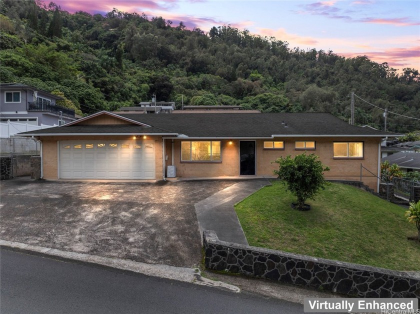 Immaculate Single-Level Home in Serene Pauoa Valley
Nestled in - Beach Home for sale in Honolulu, Hawaii on Beachhouse.com