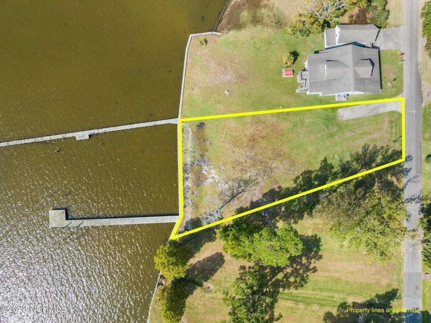Located on the Pamlico River, Historic Bath, N.C. is North - Beach Lot for sale in Bath, North Carolina on Beachhouse.com