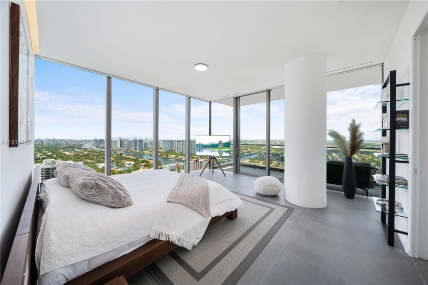 Breathtaking fully furnished half-floor residence with - Beach Condo for sale in Hallandale Beach, Florida on Beachhouse.com