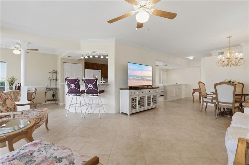 WOWZA, this first floor end unit condo in the charming - Beach Condo for sale in Naples, Florida on Beachhouse.com