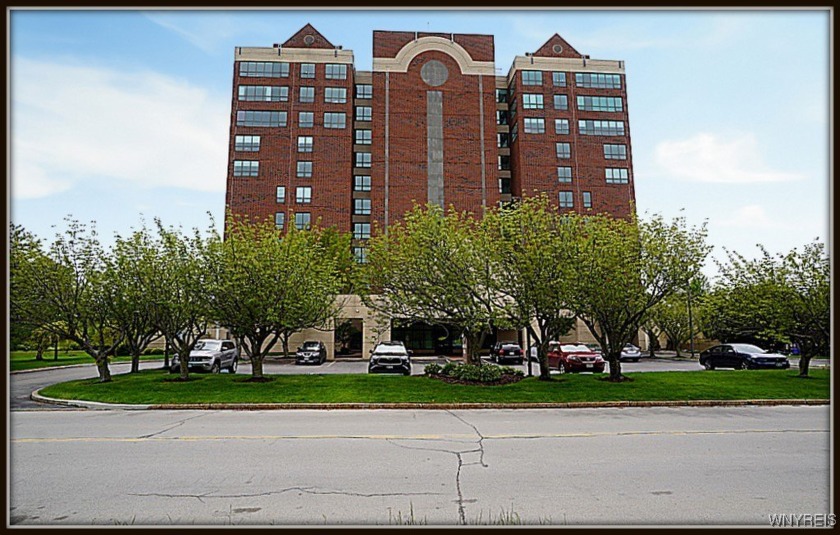 WELCOME TO 407 ADMIRALS WALK LOCATED IN BUFFALO'S DESIREABLE - Beach Condo for sale in Buffalo, New York on Beachhouse.com