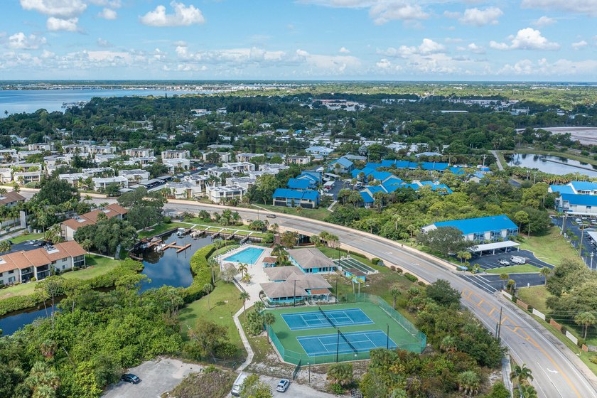 Waterfront condo community for all ages, with marina for boats - Beach Condo for sale in Jensen Beach, Florida on Beachhouse.com