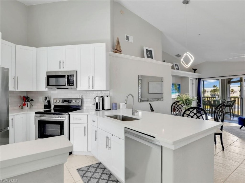 Stunning 2-Bed + Den Condo in Sterling Oaks - Fully Updated! - Beach Home for sale in Naples, Florida on Beachhouse.com