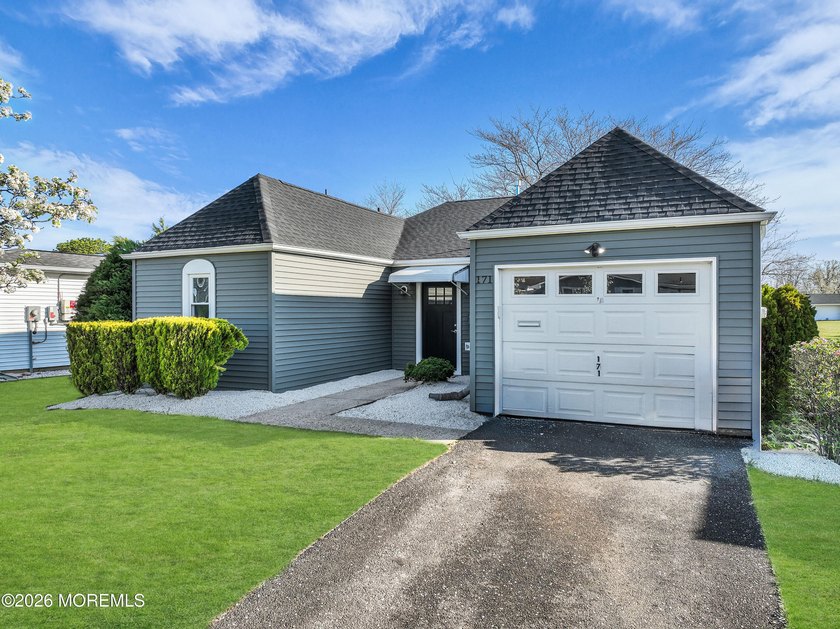 Welcome home to this beautifully renovated 2-bedroom, 2 full - Beach Home for sale in Brick, New Jersey on Beachhouse.com