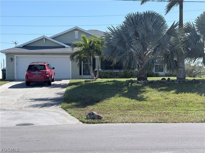 Beautiful 3 bedroom, 2 bathroom home with den and separate study - Beach Home for sale in Cape Coral, Florida on Beachhouse.com