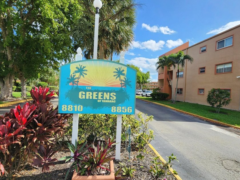 Amazing location 55+ community, 1 bedroom 1.5 bathrooms unit - Beach Condo for sale in Tamarac, Florida on Beachhouse.com
