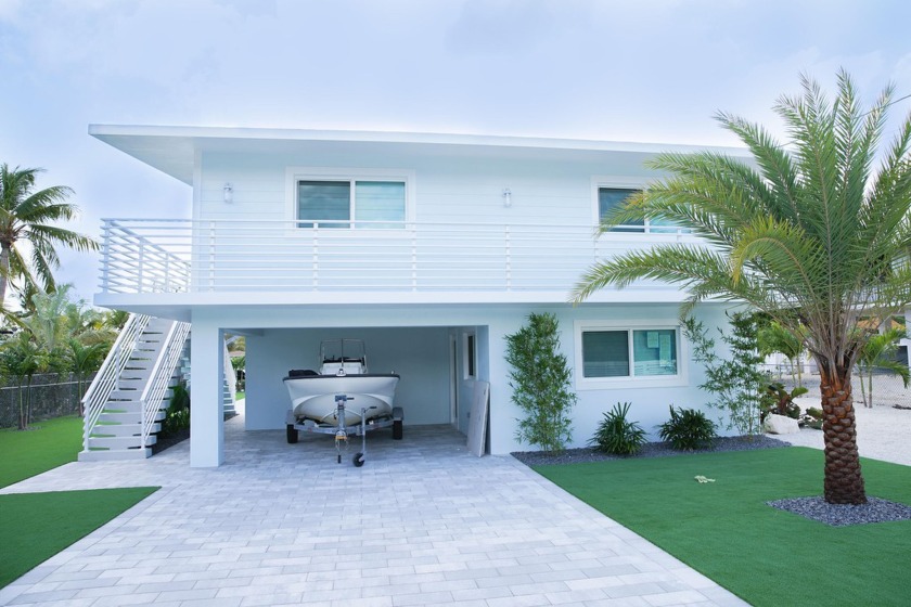 Welcome to this beautiful newly FULLY RENOVATED home. This - Beach Home for sale in Key Largo, Florida on Beachhouse.com
