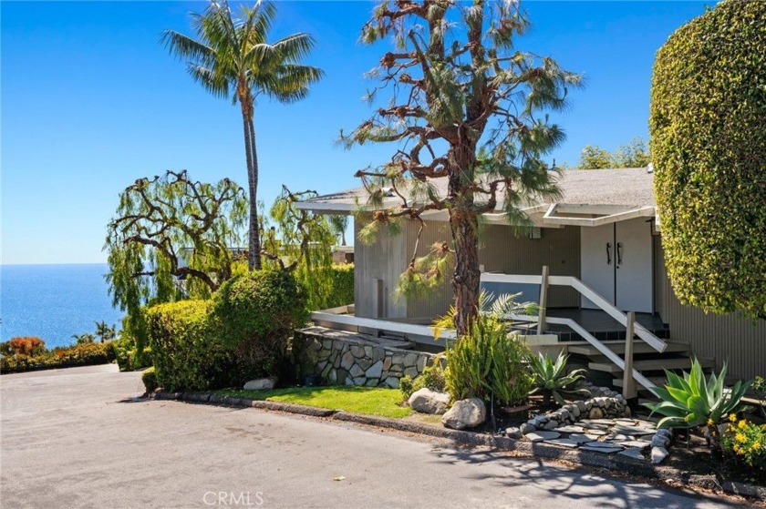 Designed by renowned Laguna Beach architect Chris Abel, this - Beach Home for sale in Laguna Beach, California on Beachhouse.com