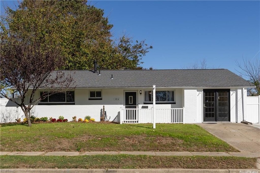 Ever dream of living just 2 short blocks from the beach?  Make - Beach Home for sale in Norfolk, Virginia on Beachhouse.com