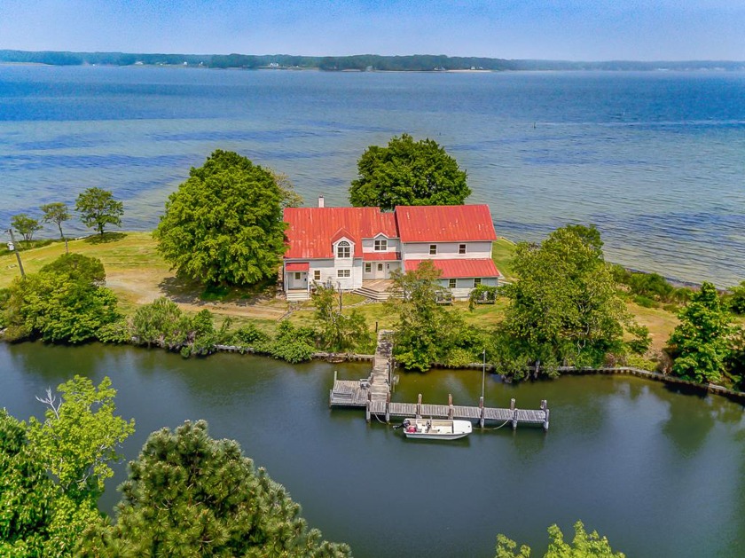 Beautiful and Historic *Warehouse Cove* is the ultimate in - Beach Home for sale in Cobbs Creek, Virginia on Beachhouse.com