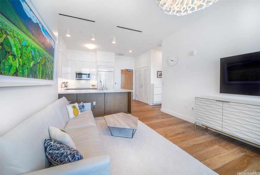 Welcome home to Azure Ala Moana--where comfort meets convenience - Beach Condo for sale in Honolulu, Hawaii on Beachhouse.com